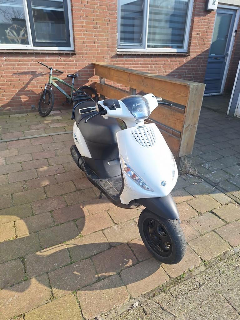 Zip 2takt 70cc op snor, Fietsen en Brommers, Scooters | Piaggio, Gebruikt, Zip, Maximaal 25 km/u, Tweetakt, Ophalen