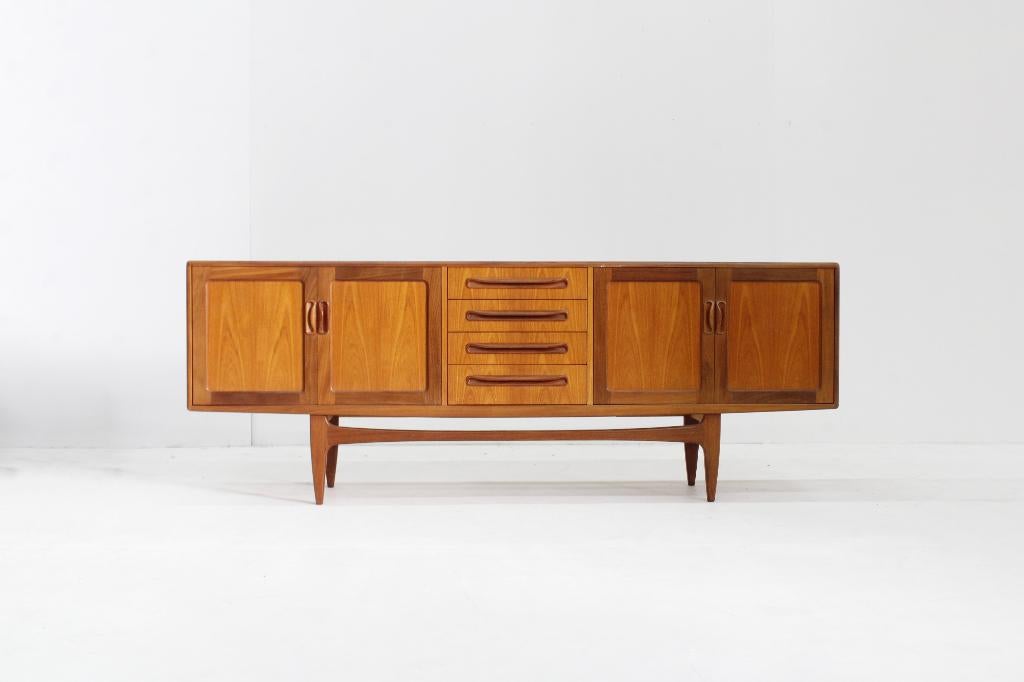Vintage teak sideboard by G-Plan 1960s, Met deur(en), Teakhout, Ophalen of Verzenden, Zo goed als nieuw