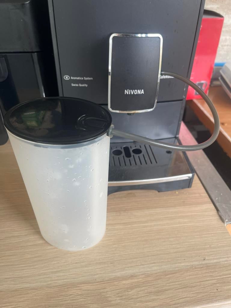 Nivona CafeRomatica Koffiemachine - Zo goed als nieuw, Afneembaar waterreservoir, Koffiemachine, Zo goed als nieuw, 4 tot 10 kopjes