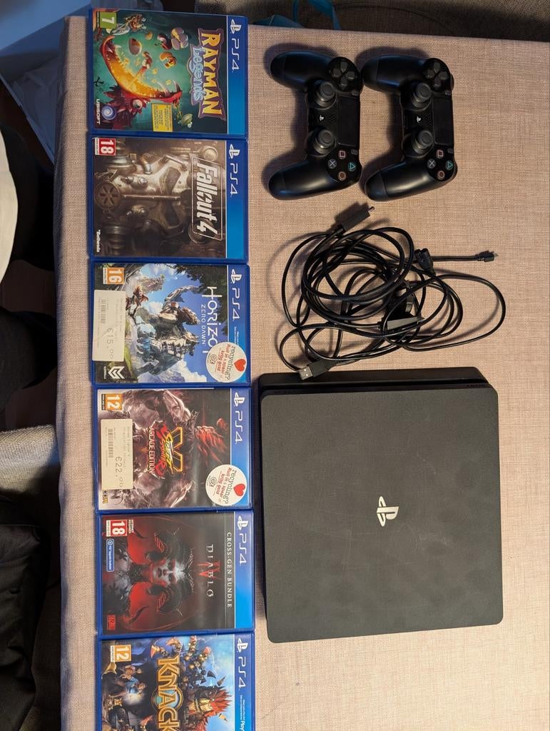 Playstation 4 Slim, 2x Controllers en spellen, Spelcomputers en Games, Spelcomputers | Sony PlayStation 4, Slim, Ophalen of Verzenden