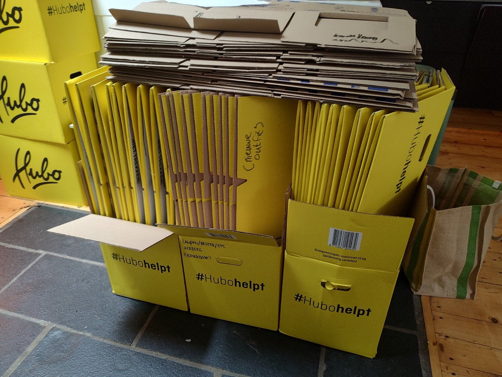 Verhuisdozen Hubo, 1x gebruikt, ca. 33st goede kwaliteit!, Ophalen, Doos, 50 tot 75 cm, Zo goed als nieuw