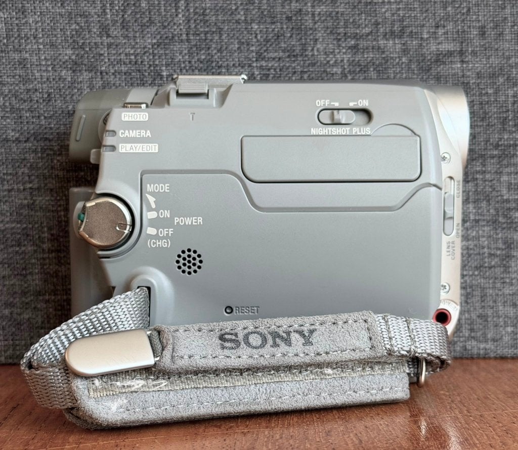 Sony DCR-HC20E MiniDV, NightShot Plus, Digitaliseren, Mini dv, 20x of meer, Ophalen of Verzenden, Zo goed als nieuw