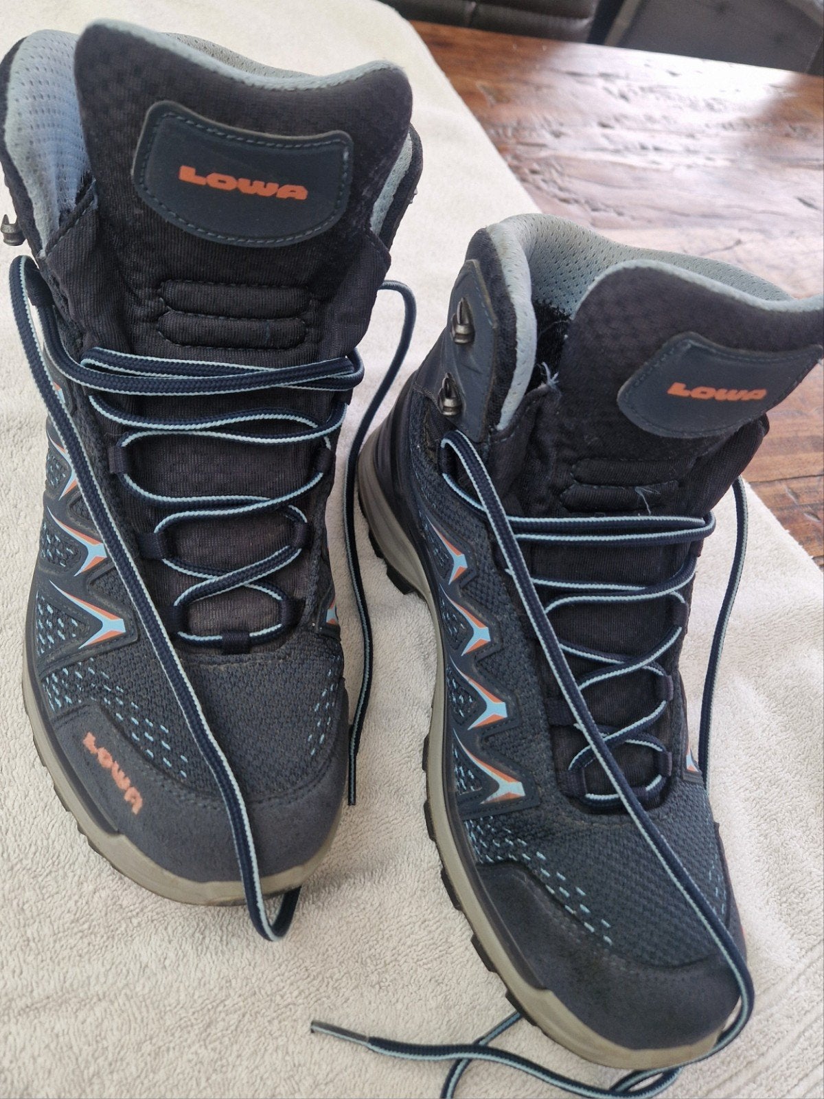 Wandelschoenen merk Lowa maat 41, Ophalen of Verzenden, Zo goed als nieuw, Schoenen
