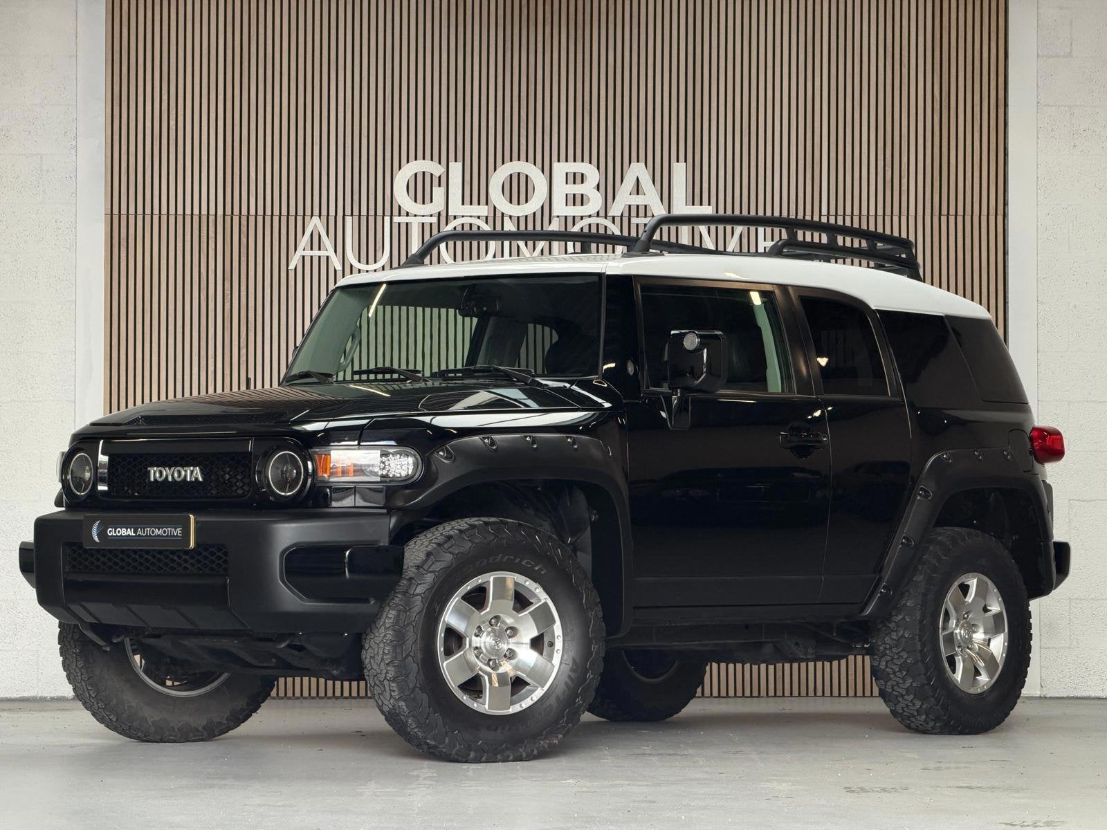 Toyota FJ CRUISER 4.0 V6 VVT-I - LEER - NAVI, Auto's, 242 pk, 460 kg, Gebruikt, Overige carrosserieën