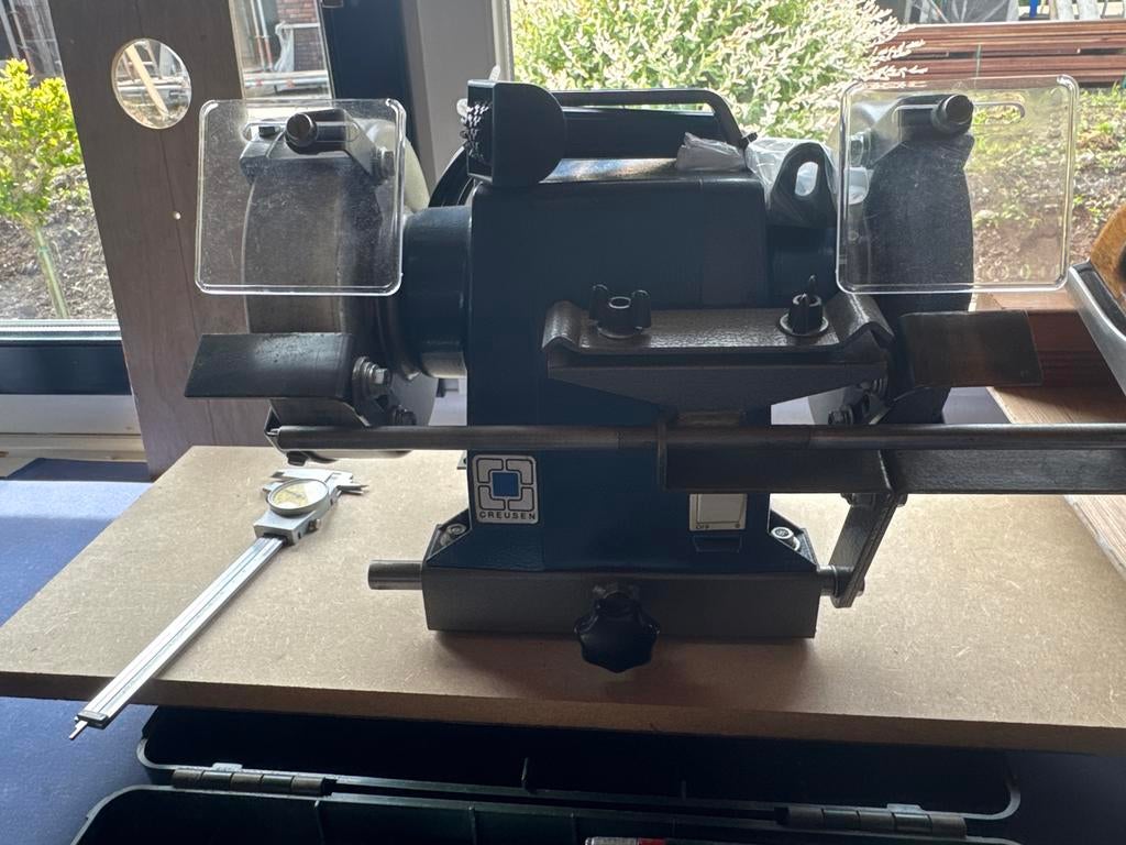 Creusen Werkbankslijpmachine - Robuust en Betrouwbaar, Doe-het-zelf en Verbouw, Ophalen of Verzenden, Zo goed als nieuw
