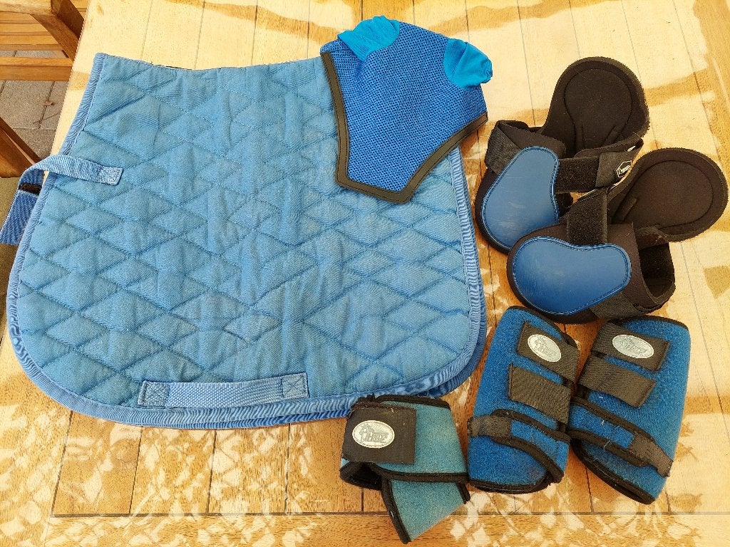 Set van dekje en beschermers, blauw, pony, Gebruikt, Overige merken, Ophalen of Verzenden, Pony (P)