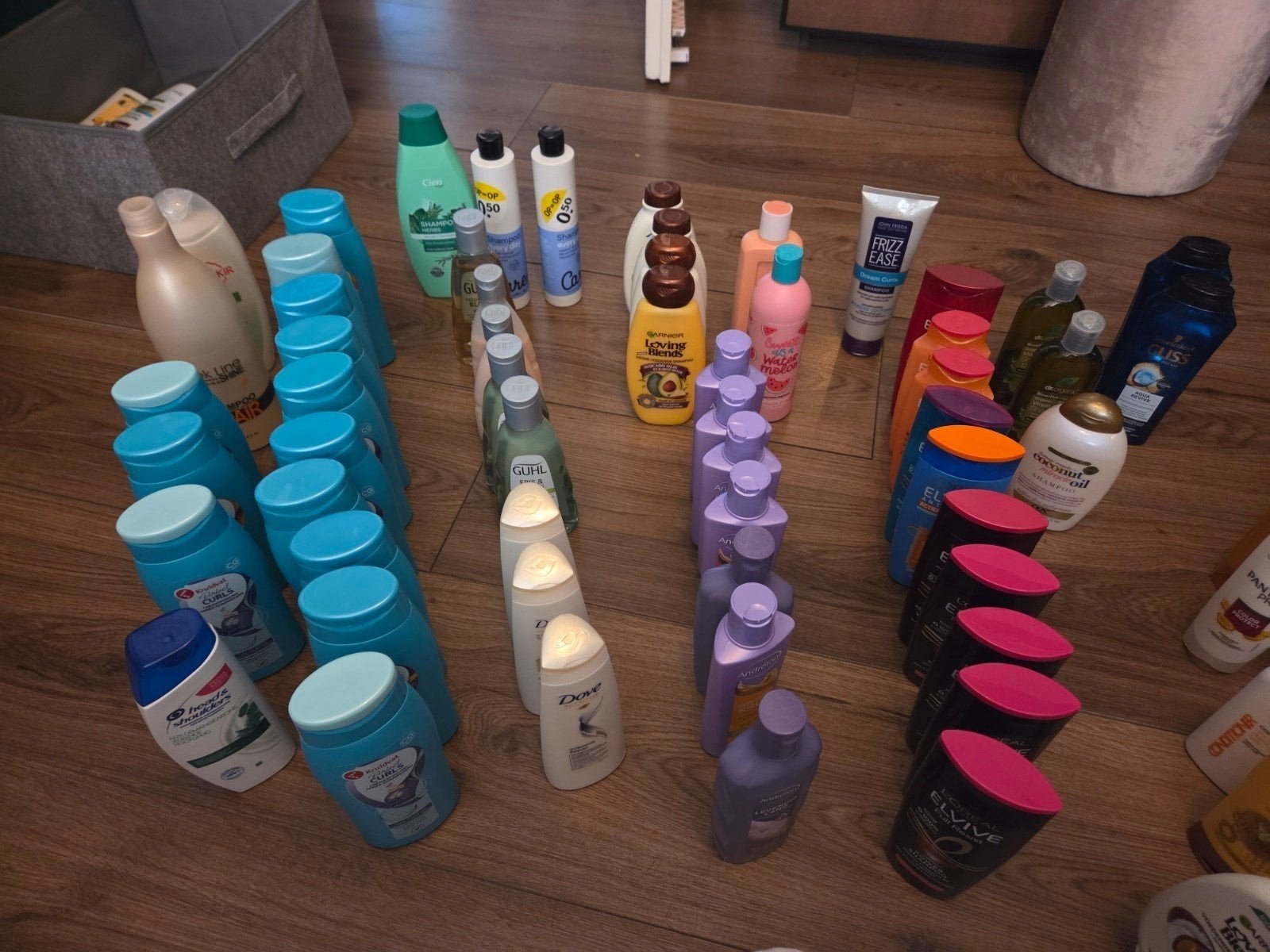 Shampoo heel veel/ nieuw 56 flessen, Ophalen of Verzenden, Nieuw, Shampoo of Conditioner