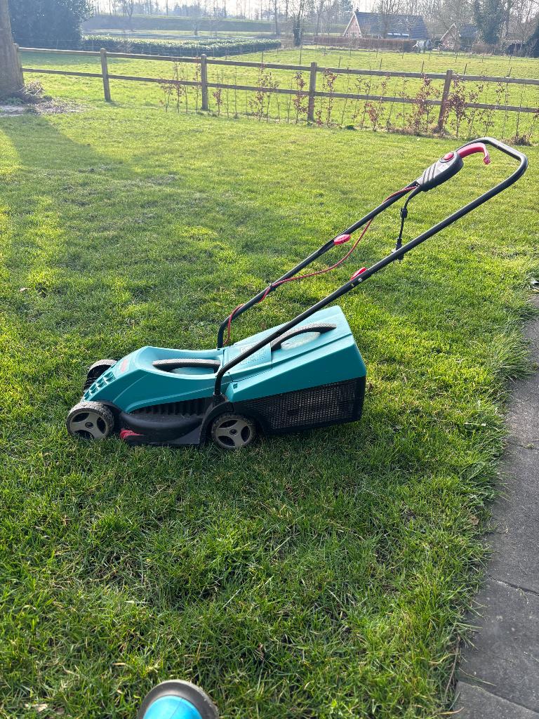 Grasmaaier Bosch, Tuin en Terras, Ophalen, Gebruikt, Elektrische grasmaaier, Opvangbak