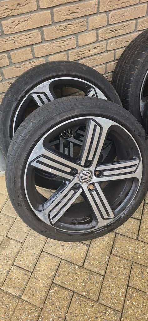 Volkswagen Velgen met Zomerbanden - 18 inch, 18 inch, Gebruikt, Banden en Velgen, Ophalen of Verzenden