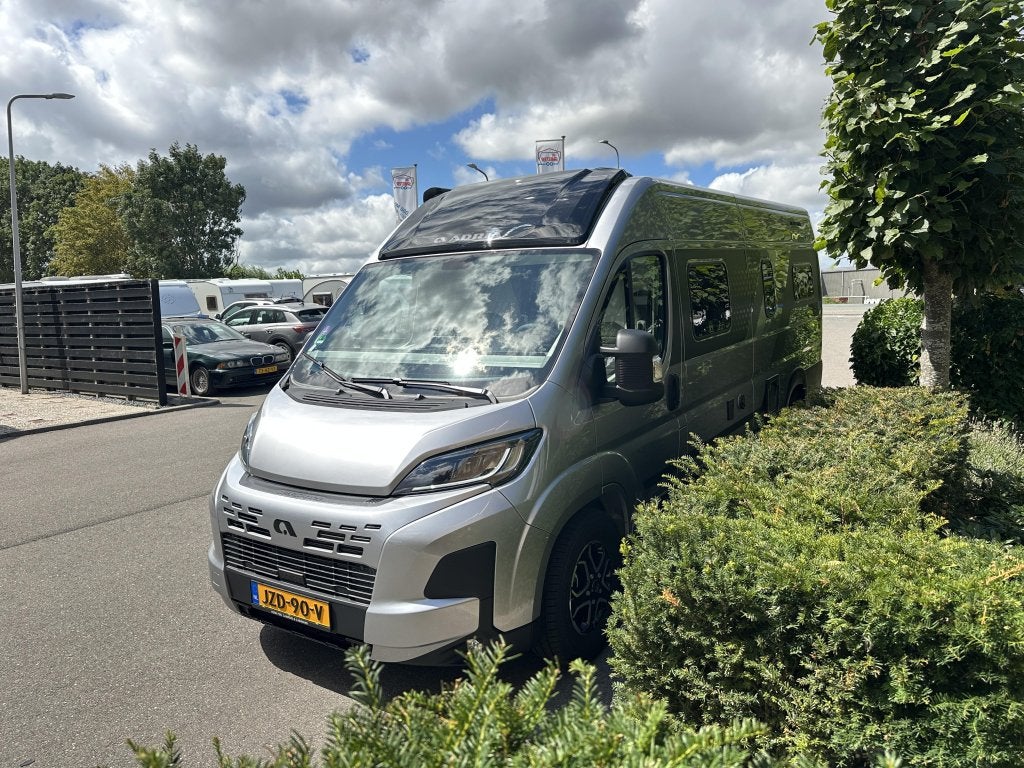 Adria Twin 640 SLB Nieuw Automaat Zeer mooi, Caravans en Kamperen, Campers, Automaat, Buscamper of Camperbus, Ringverwarming, Fiat