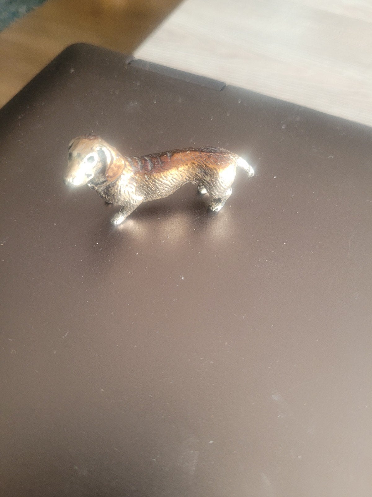 Schattig Teckel Beeldje - Gedetailleerd Hondenbeeldje, Ophalen, Zo goed als nieuw, Hond of Kat, Beeldje of Figuurtje