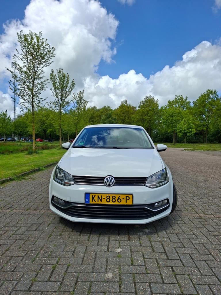 Volkswagen Polo 1.2 TSI 66KW 2016 Wit, Auto's, Stof, 40 €/maand, Zwart, 4 cilinders