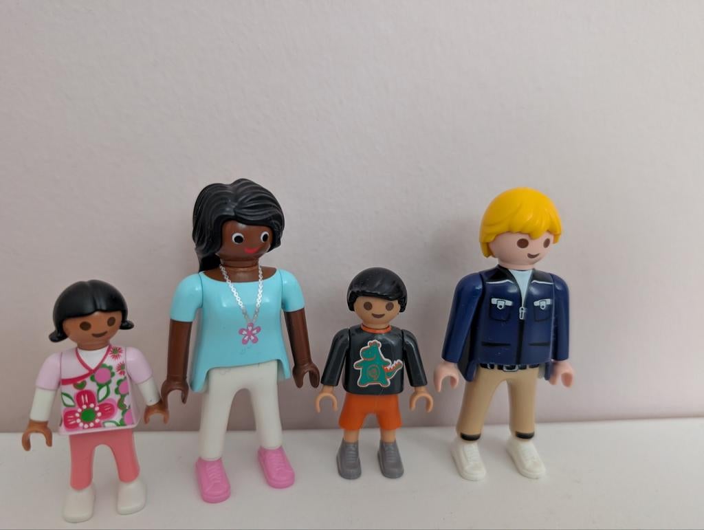 Playmobil poppetjes gezin, getinte familie, Ophalen of Verzenden, Nieuw, Complete set