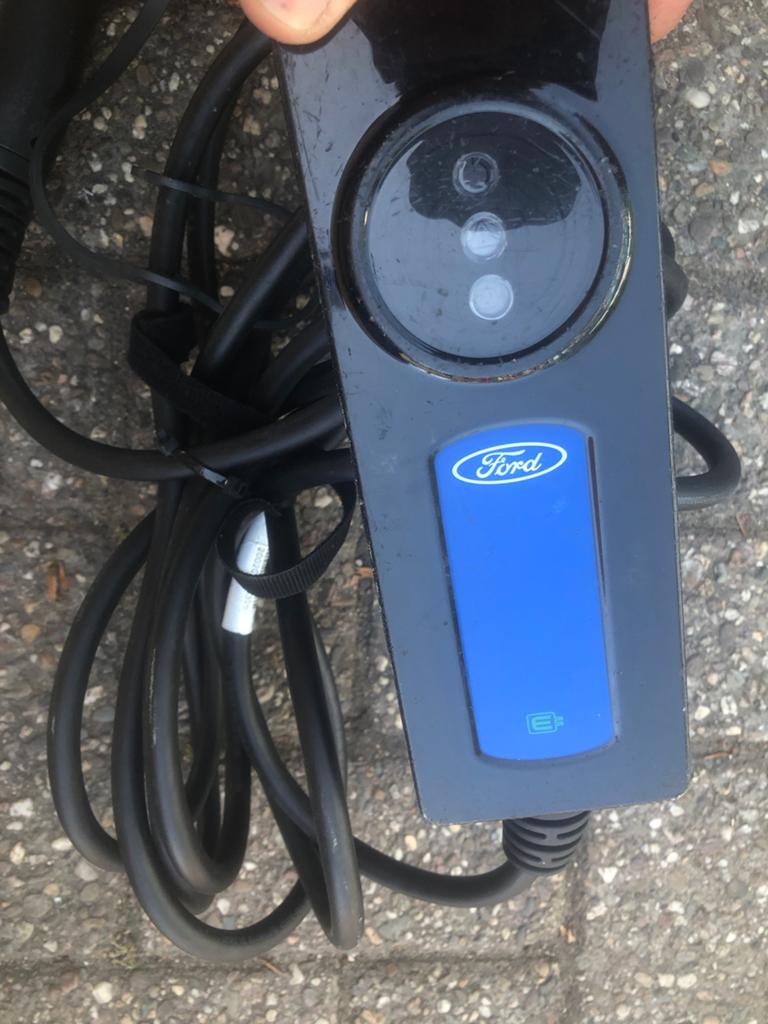 Auto oplader, Ophalen of Verzenden, Zo goed als nieuw, Laadkabel