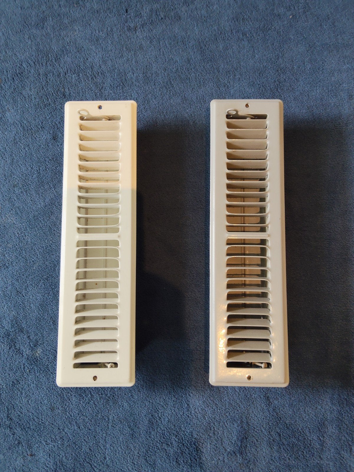2 x ventilatie/ luchtverwarmings kanaalroosters 1wit 1grijs, Minder dan 30 cm, Overige typen, Minder dan 60 cm, Ophalen of Verzenden