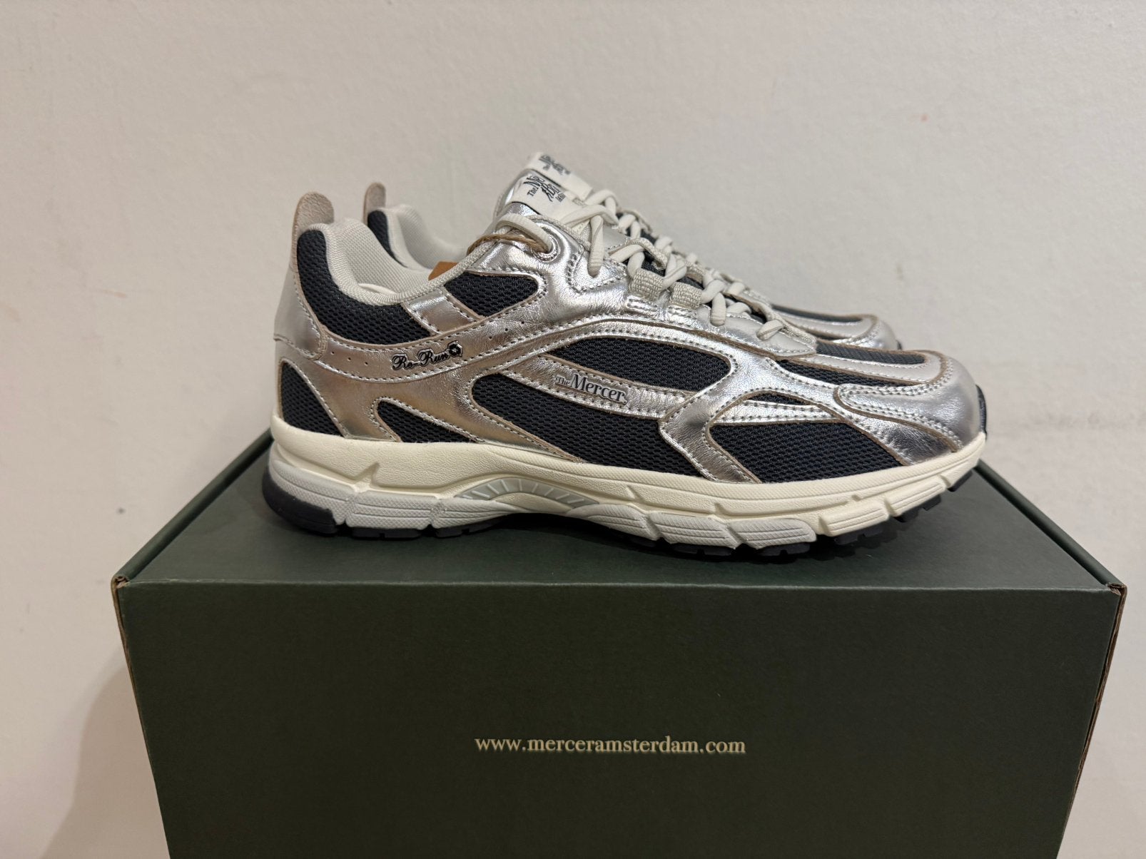 Te koop nieuwe Mercer Re Run Pineapple 2.0 silver, Postlaan 3, Overige kleuren, Mercer, Nieuw