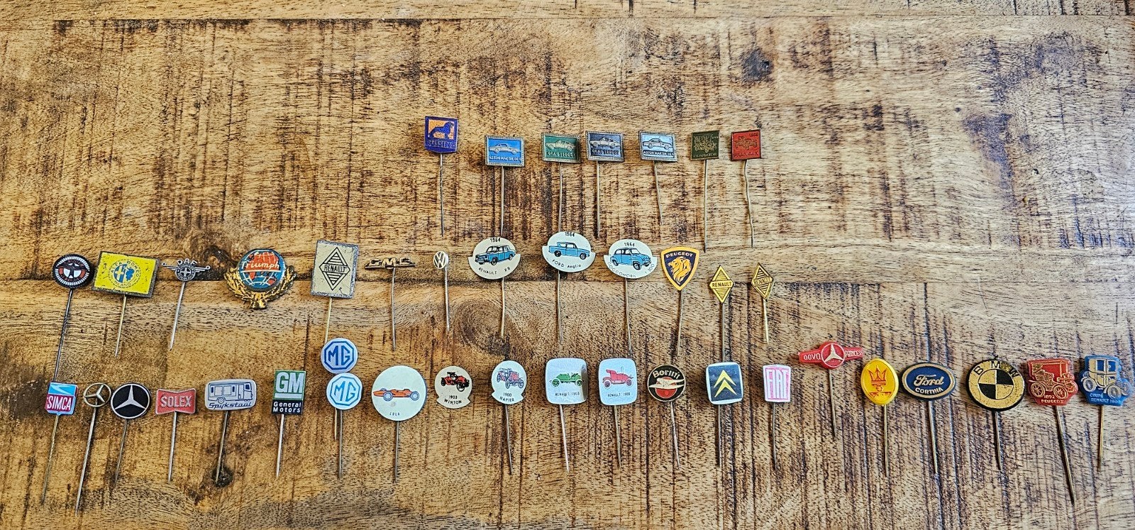 41 Speldjes Auto, Motor, Vrachtwagen Merken & Collector Item, Verzamelen, Speldjes, Pins en Buttons, Ophalen of Verzenden, Gebruikt