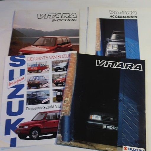 Suzuki Vitara folders brochure origineel NL tekst SET PRIJS, Ophalen of Verzenden, Zo goed als nieuw, Overige merken