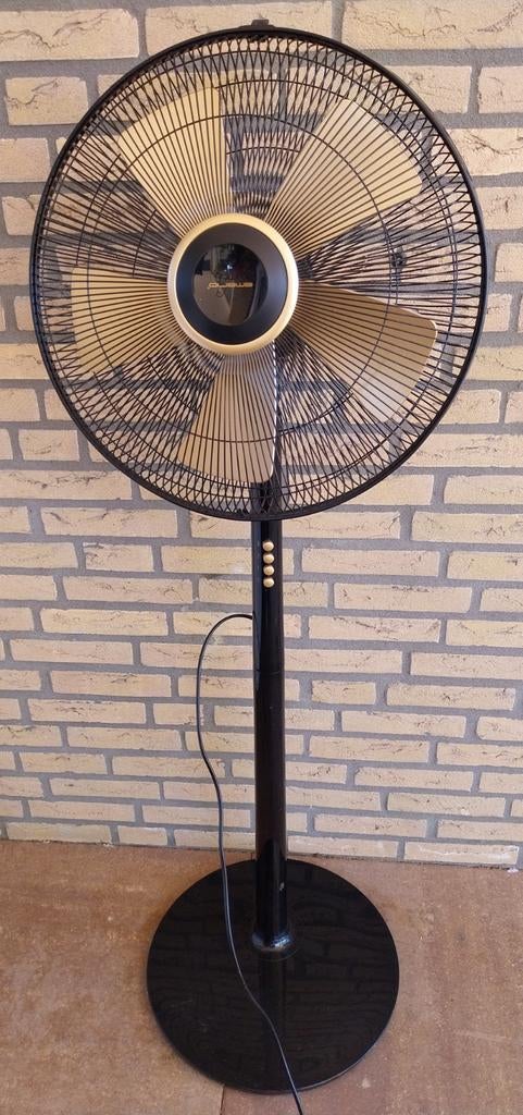 Emerio Staande Vloerventilator - 3 Snelheden, 135cm, Ophalen, Gebruikt