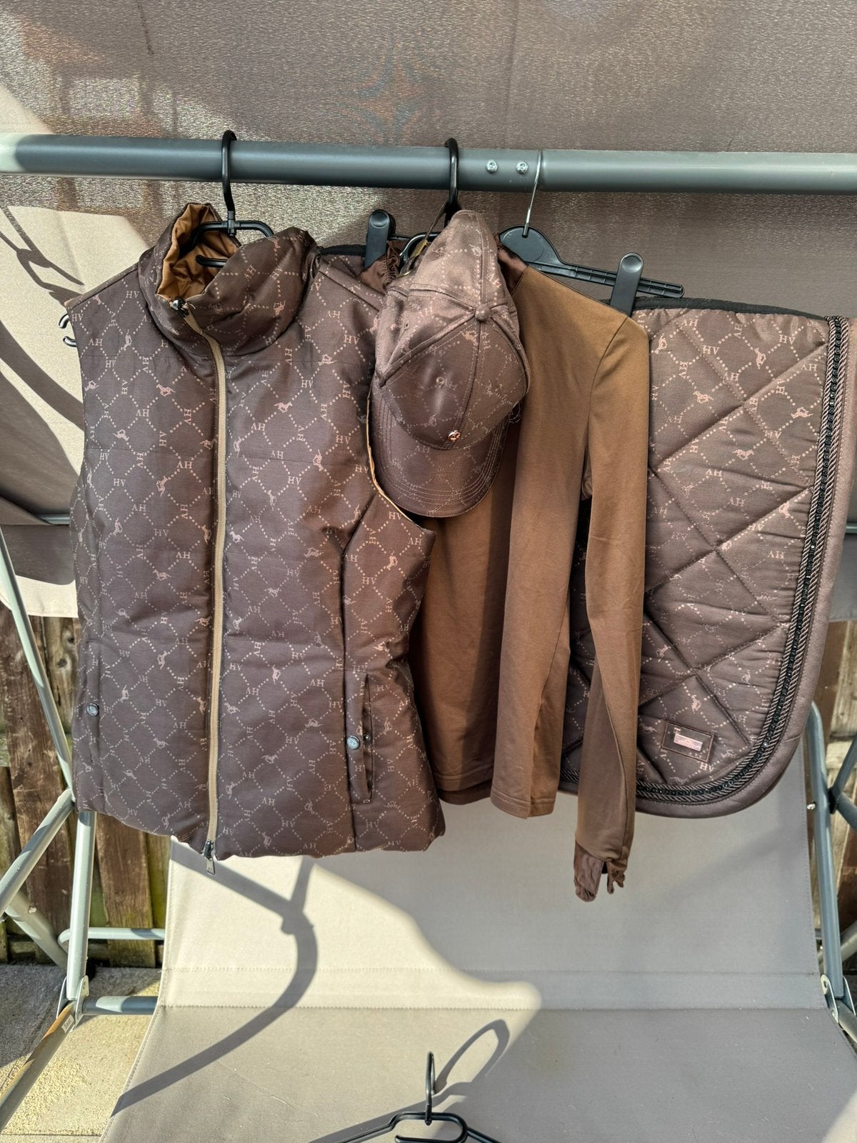 Veel paarden spullen, Ophalen, Zo goed als nieuw, Veelzijdigheid, Bovenkleding