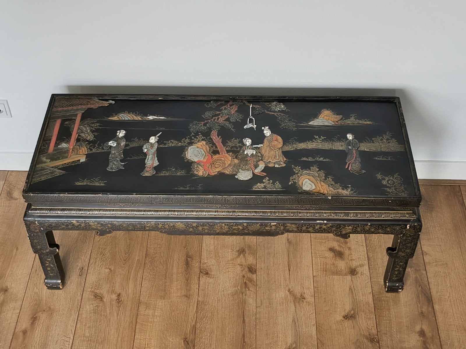 Chinese salon tafel 19e eeuws, gelakt en ingelegd been, Ophalen