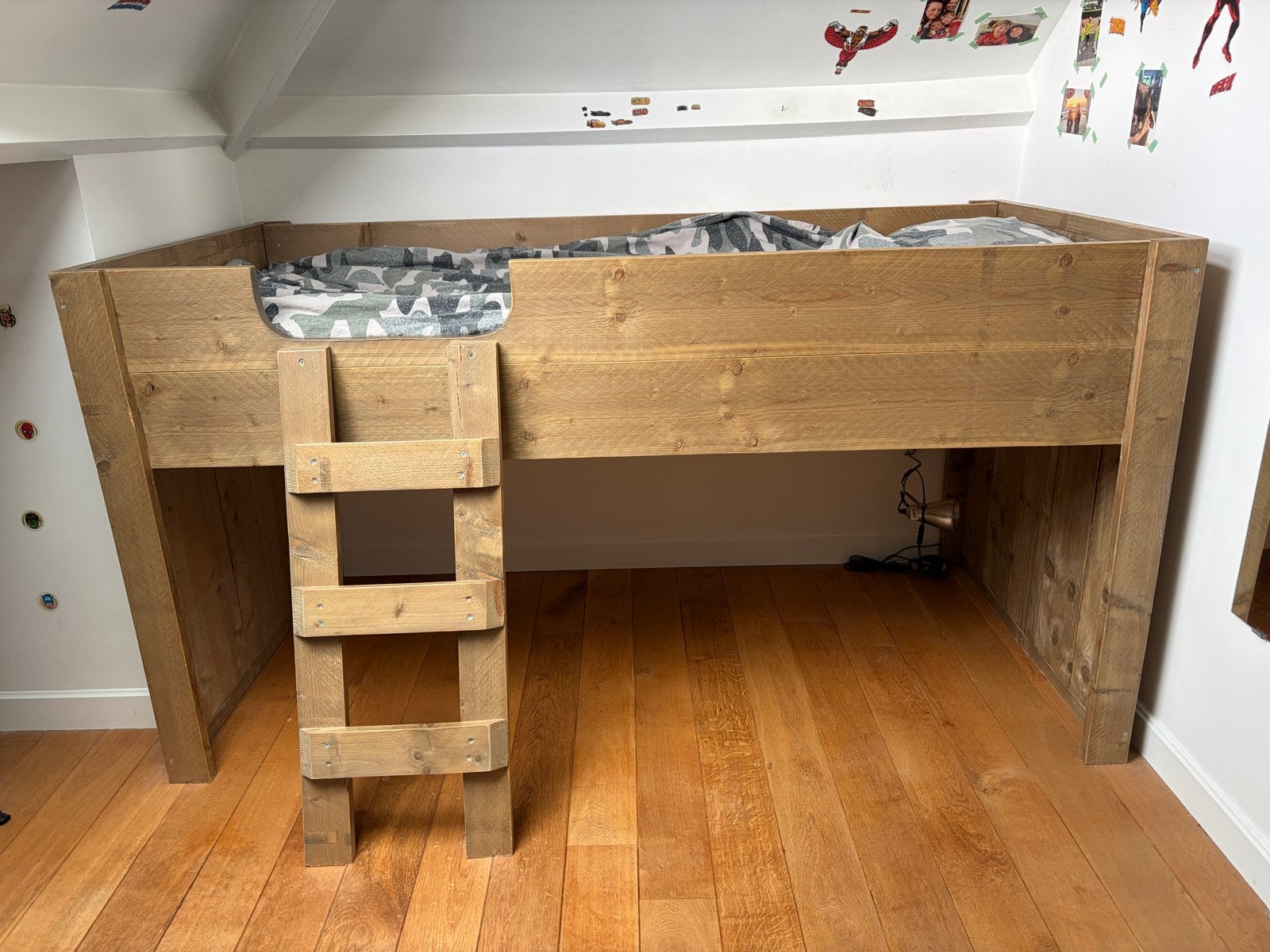 Stevige hoogslaper van steigerhout, Huis en Inrichting, Ophalen, Gebruikt, Eenpersoons, Minder dan 160 cm
