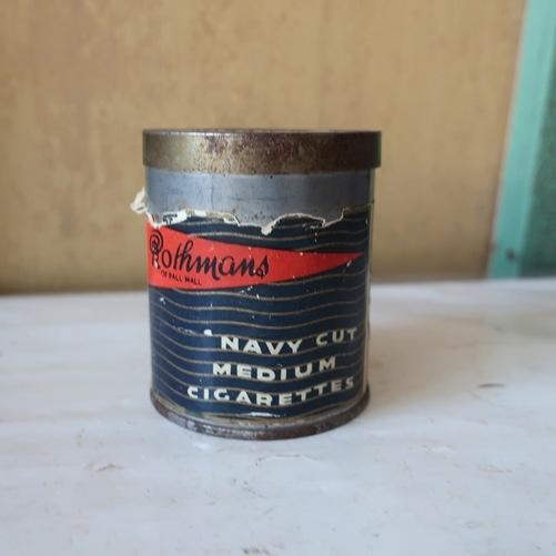 Rothmans sigaretten blik origineel Navy Cut Medium cigarette, Ophalen of Verzenden, Gebruikt, Tabaksdoos of Verpakking