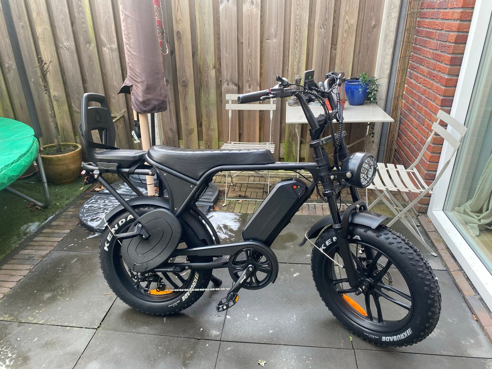 2 fatbikes V8.4 met kinderzitjes en windscherm van Qibbel, Zo goed als nieuw, 51 tot 55 cm, 50 km per accu of meer, Ophalen