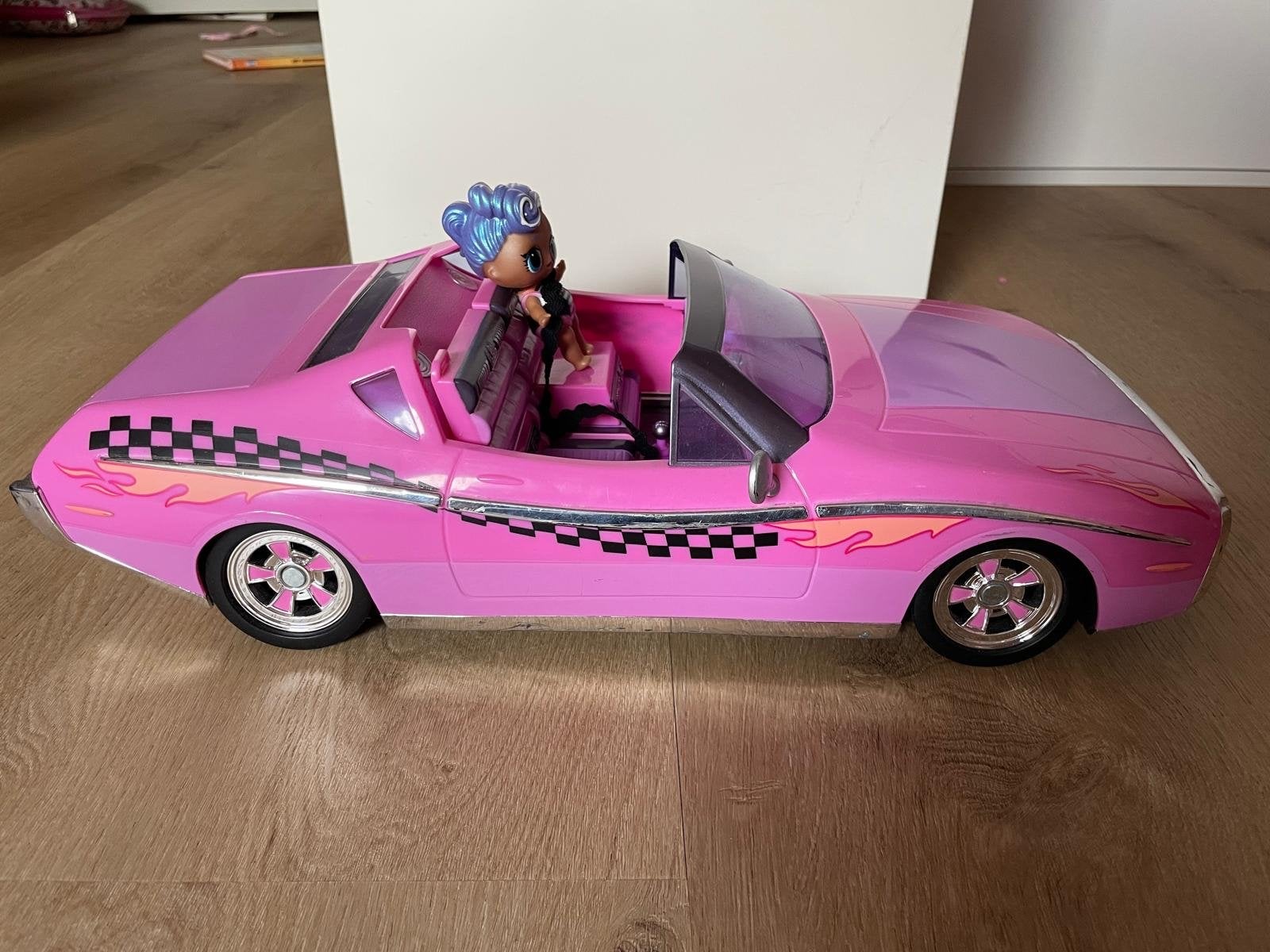 L.O.L. Surprise! Glamper met pop, Kinderen en Baby's, Speelgoed | Speelgoedvoertuigen, Ophalen, Zo goed als nieuw