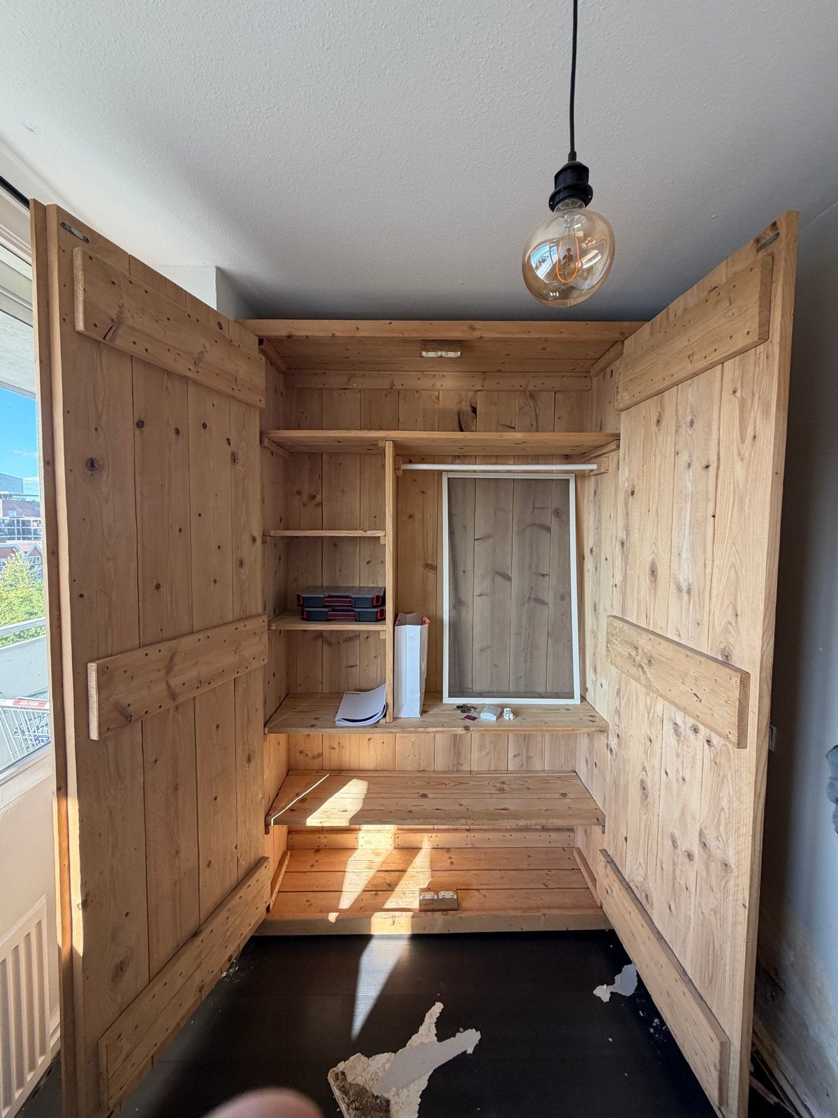 Robuuste kledingkast van hout, Huis en Inrichting, Kasten | Kledingkasten, Ophalen, Gebruikt, 100 tot 150 cm, 200 cm of meer
