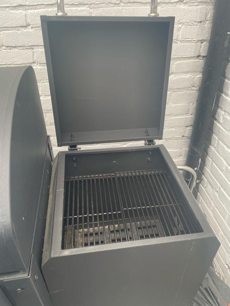 BBQ Central Park & Friends Gasbarbecue met zijbrander, Ophalen of Verzenden, Gebruikt