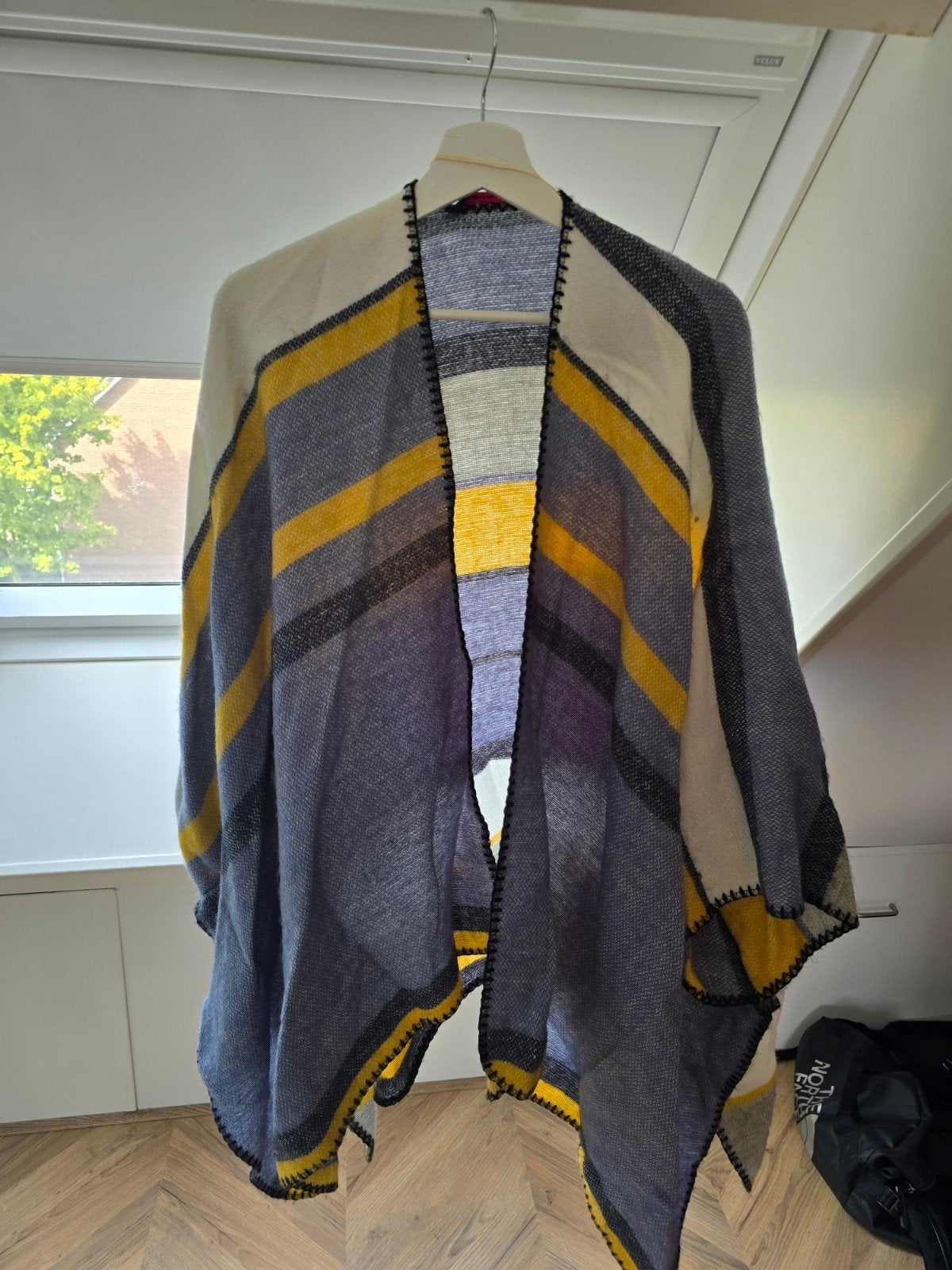 Gekleurde omslagdoek van Tom Tailor - One Size, Ophalen of Verzenden, Zo goed als nieuw, Maat 42/44 (L)