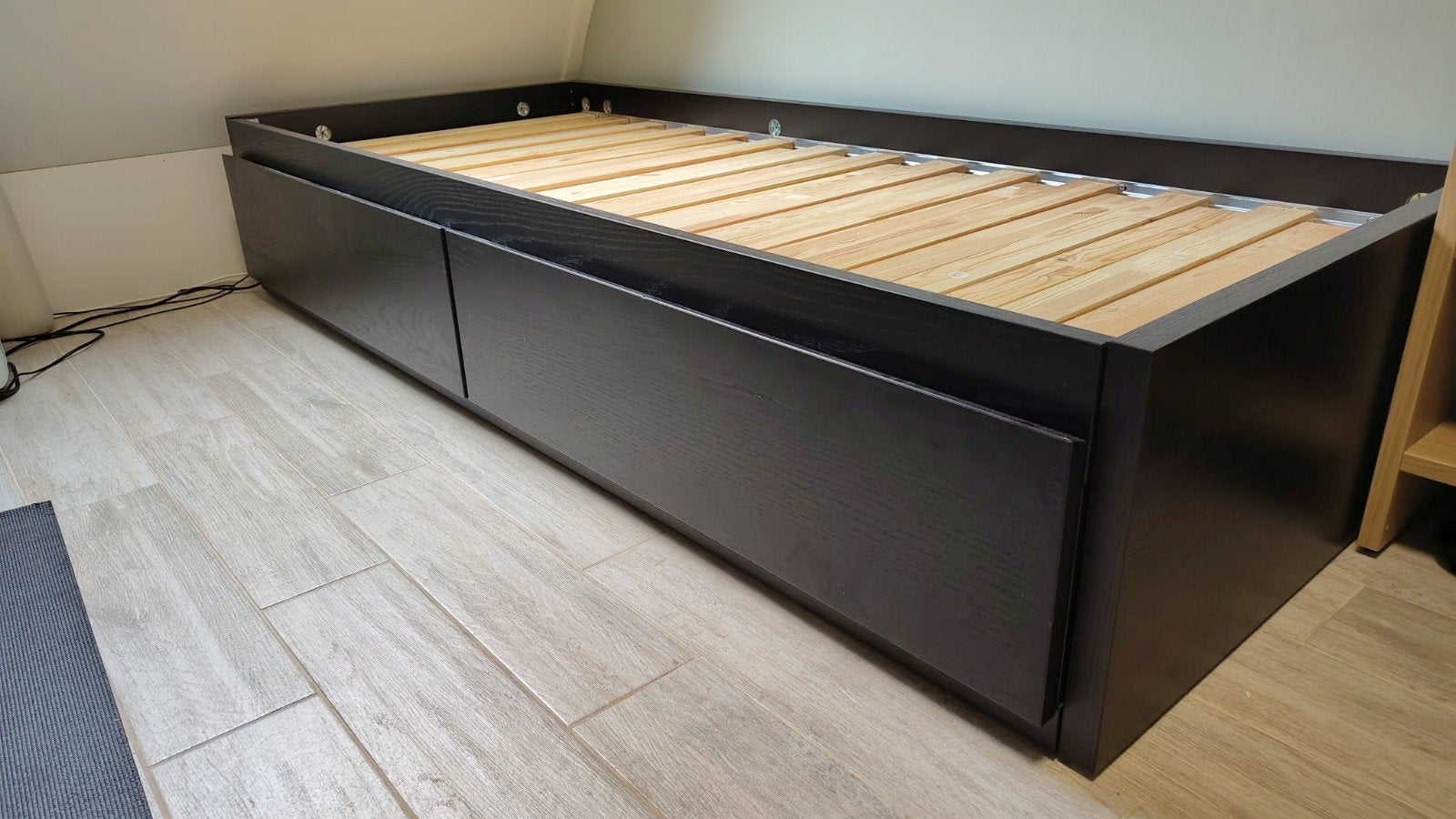 Ikea logeerbed 1 of 2 persoons, Huis en Inrichting, Slaapkamer | Bedden, Ophalen of Verzenden, Zo goed als nieuw, Eenpersoons