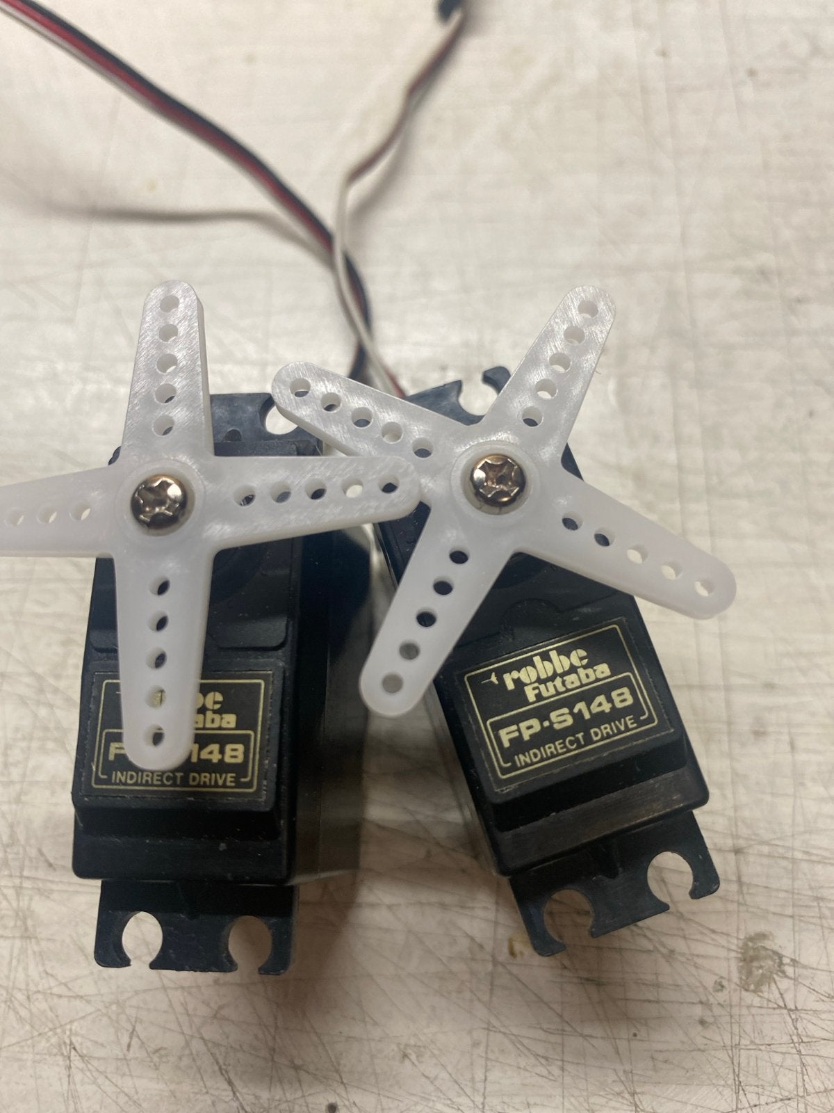 2x Nieuwe Futaba FP-S148 servo’s, Ophalen of Verzenden, Nieuw