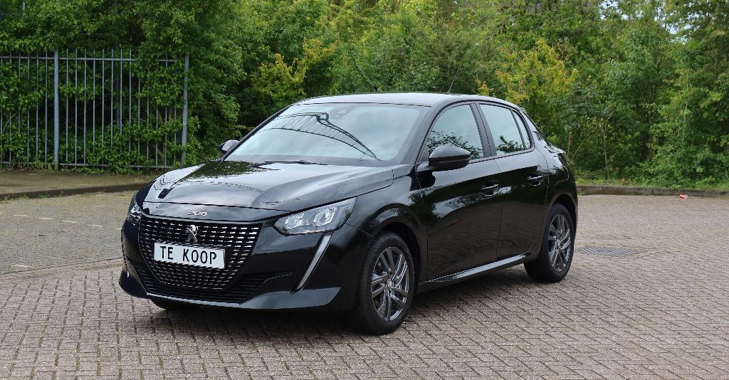 Peugeot 208 Allure Turbo, 2022, veel opties als nieuw, Voorwielaandrijving, Zwart, Bedrijf, Handgeschakeld