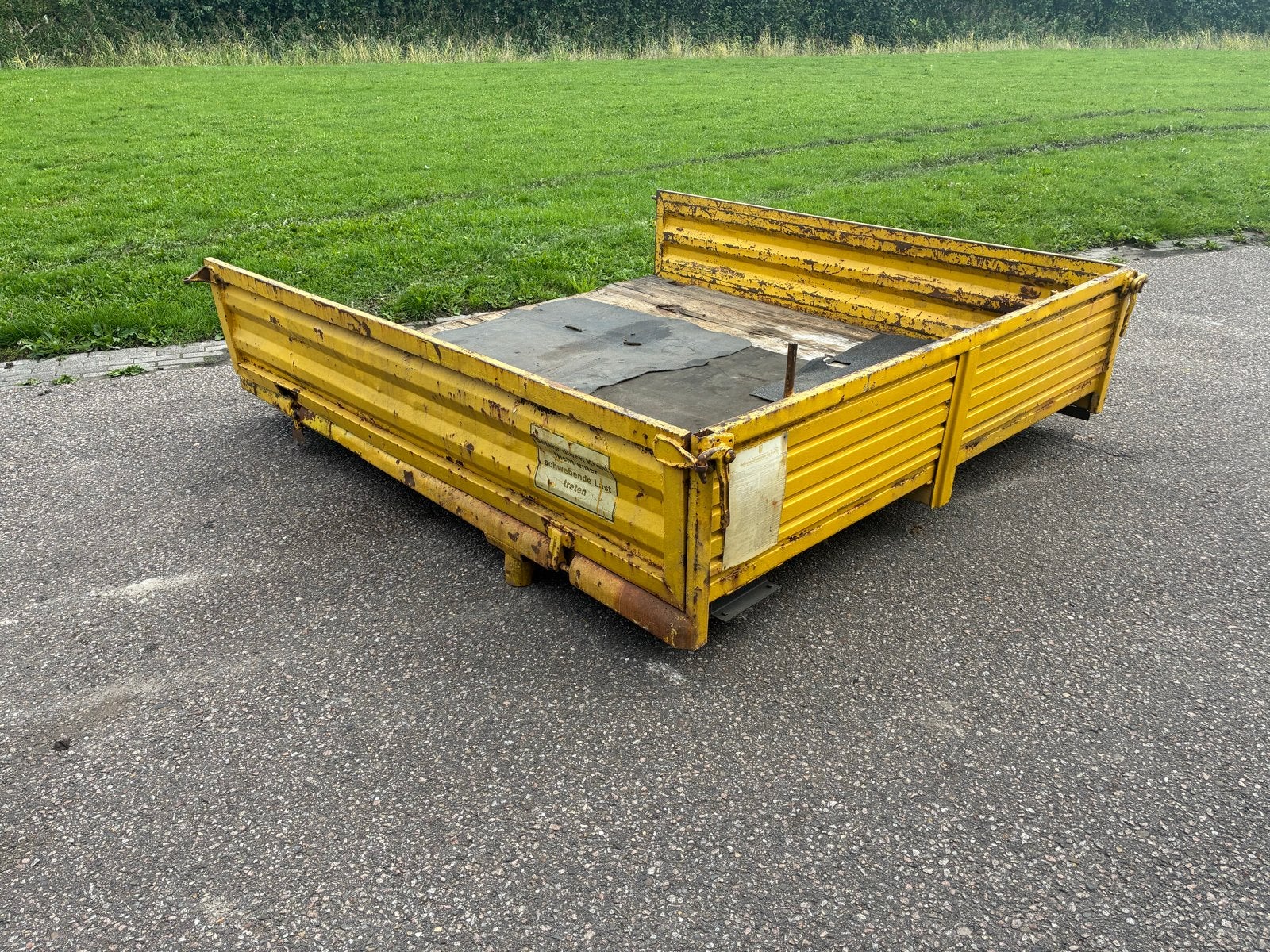 Laadbak unimog u 1650 met kraan, Ophalen of Verzenden, Spatbord