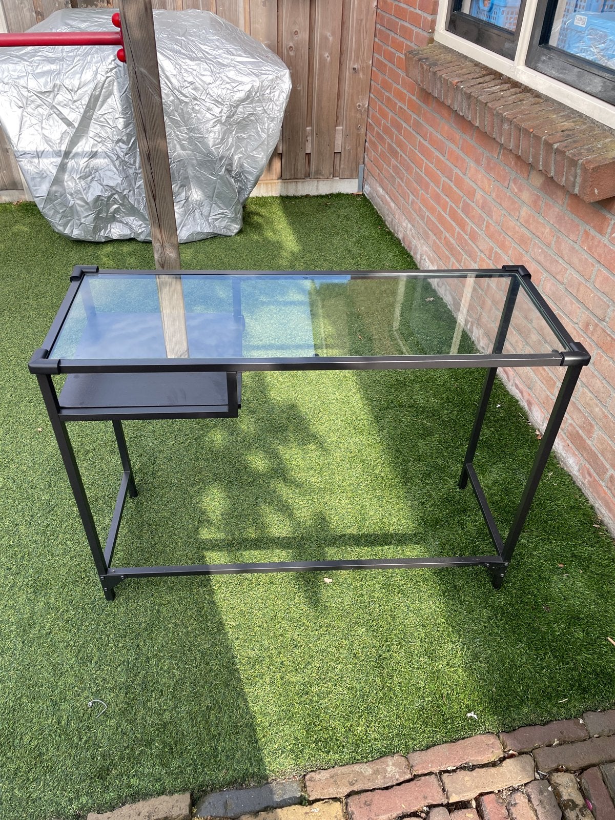 Stijlvolle sidetable met glazen blad en metalen frame, Huis en Inrichting, Tafels | Sidetables, Gebruikt, 100 tot 150 cm, Ophalen of Verzenden