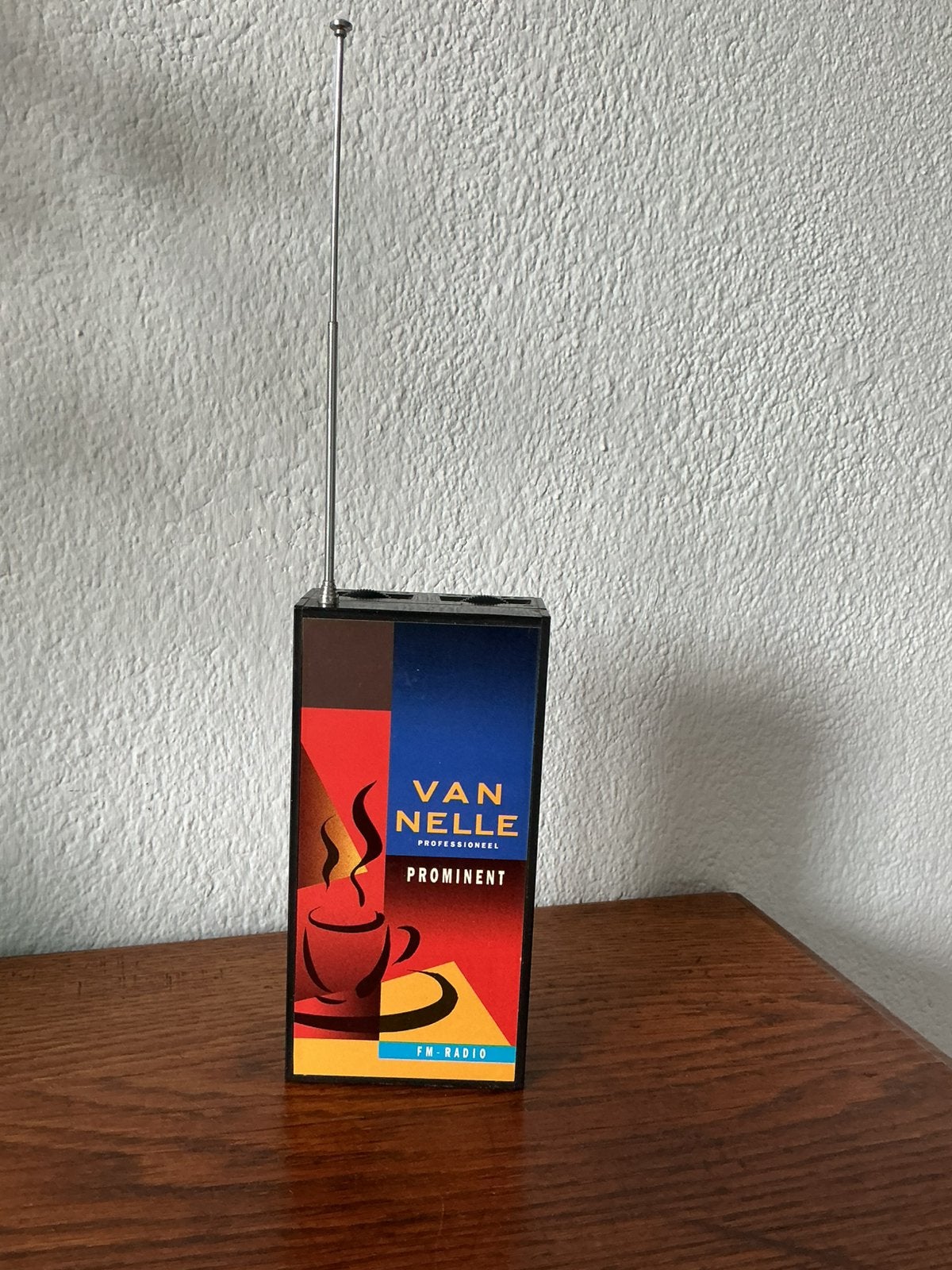 Oud transistor FM radiootje in vorm van koffiepak Van Nelle, Ophalen of Verzenden