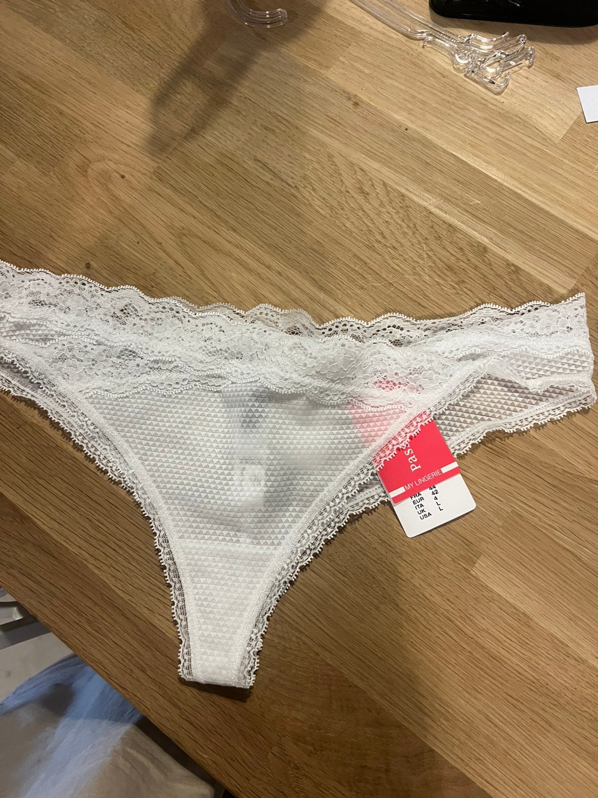 Passionata string 42/ XL NIEUW!! Nu €5,- per stuk, Ophalen of Verzenden, String