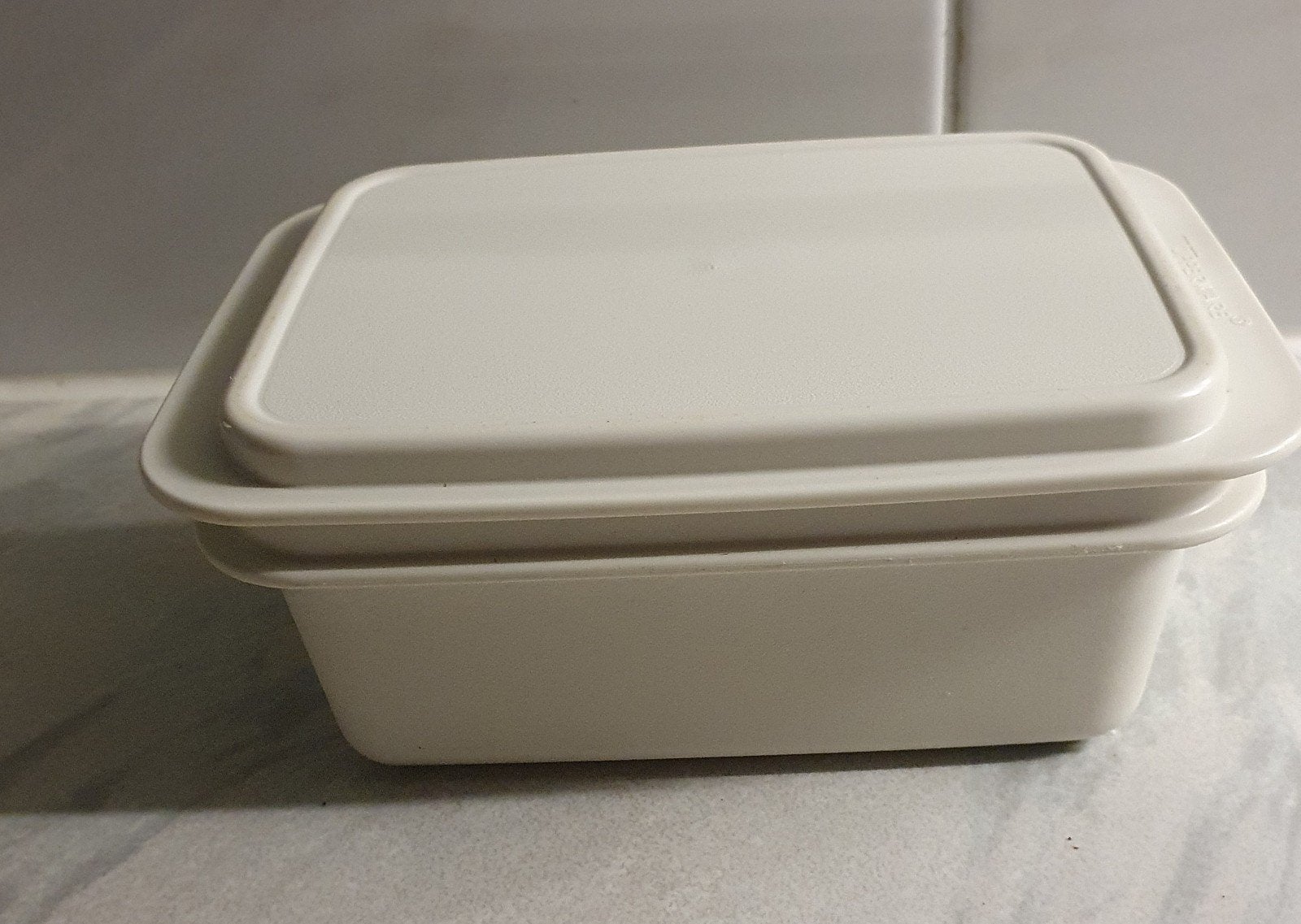 Tupperware botervloot, wit, Ophalen of Verzenden, Zo goed als nieuw, Met deksel, Wit