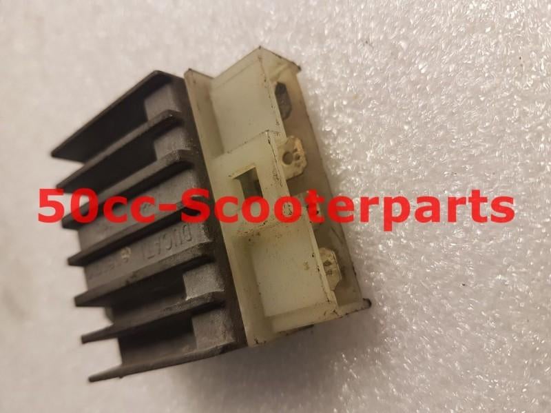 Spanningsregelaar Yamaha Bws 4Vvh19600100 Gebruikt, Ophalen of Verzenden, -, -, -