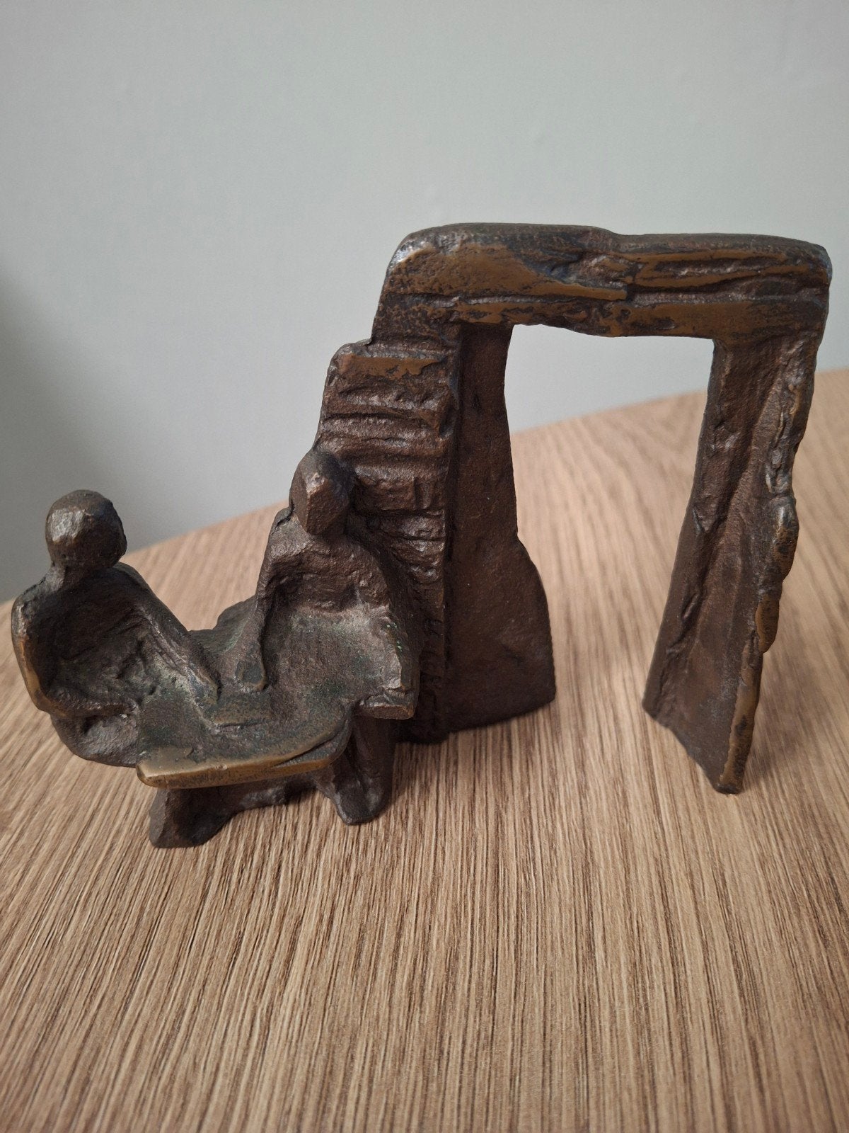 Bronzen Beeldje 'De Verbinding' van Judith Braun, Antiek en Kunst, Groep mensen, Handgemaakt, Minder dan 20 cm, Ophalen of Verzenden