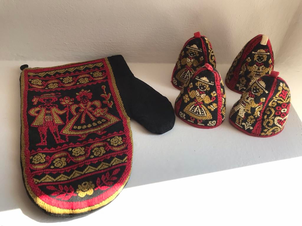 Eierwarmers Deens / Tirol - ovenhandschoen vintage, Ophalen of Verzenden, Huis en Inrichting