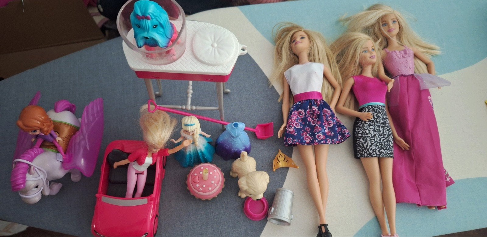 Barbie poppen en accessoires set, Ophalen, Gebruikt, Barbie