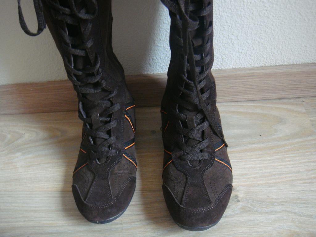 Mooie bruine geisoleerde  schoenen laarzen maat 37 ZGAN, Hoge laarzen, Bruin, Ophalen of Verzenden, Zo goed als nieuw