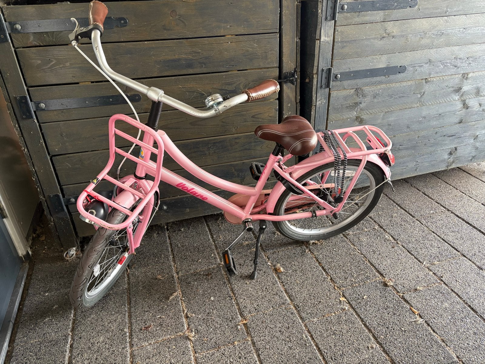 Roze Volane meisjesfiets 20 inch met voordrager, Ophalen, Terugtraprem, Gebruikt, Handrem