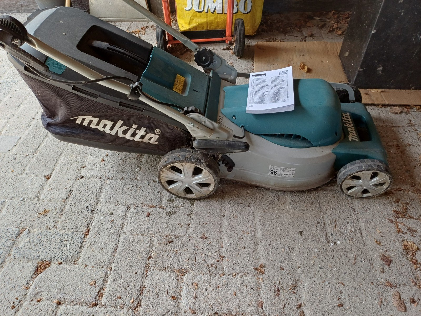 makita elm4121 met defect, Ophalen