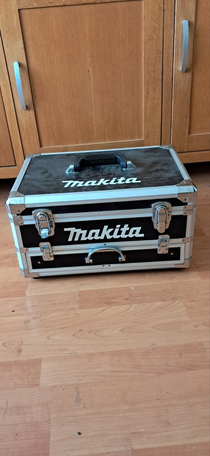 te koop: makita schroefmachine +koffer., Ophalen, Gebruikt