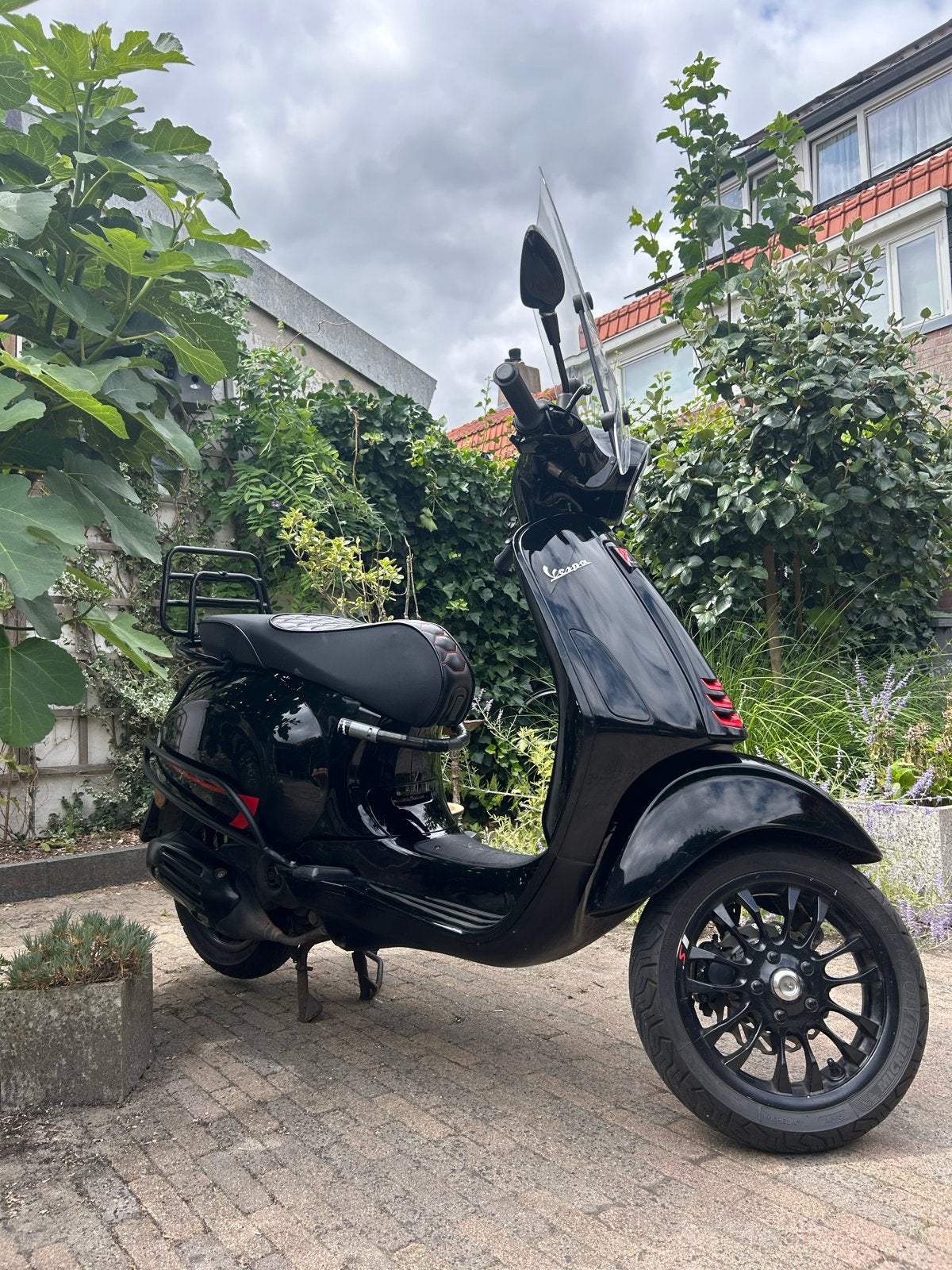 Vespa Sprint 2018 - Glans zwart, Fietsen en Brommers, Scooters | Vespa, Ophalen, Gebruikt, Maximaal 45 km/u, Vespa S