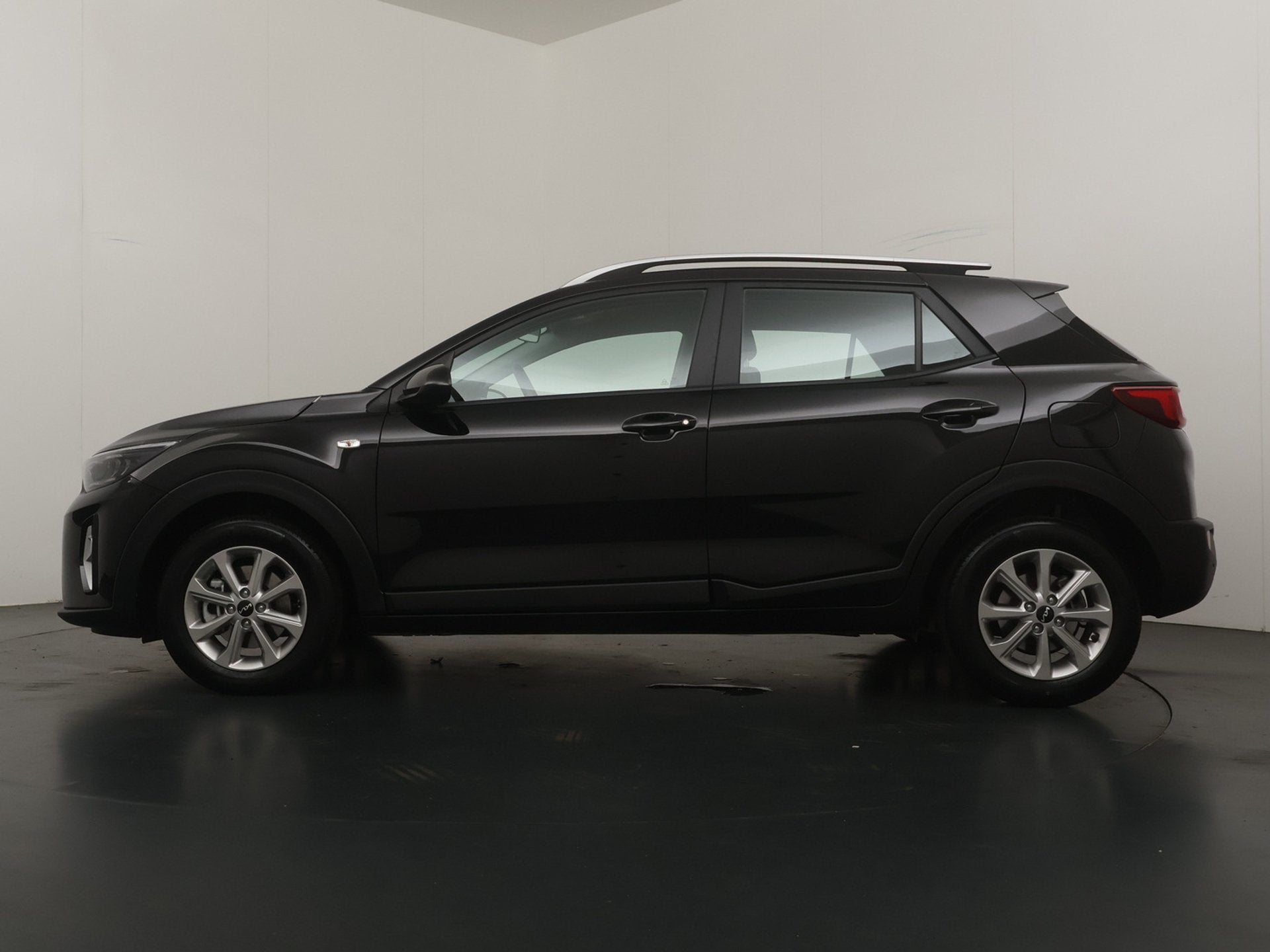 Kia Stonic 1.0 T-GDi MHEV DynamicLine - Apple Carplay/ Andro, Auto's, Voorwielaandrijving, Zwart, Origineel Nederlands, Handgeschakeld